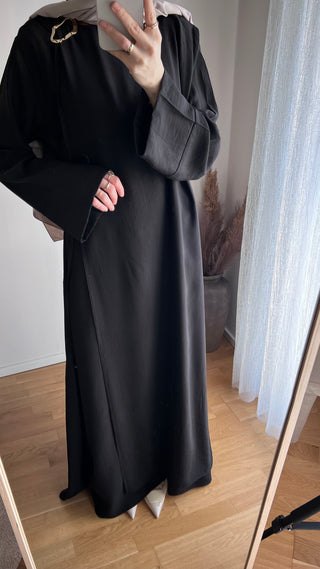 Fließendes Wickelkleid
