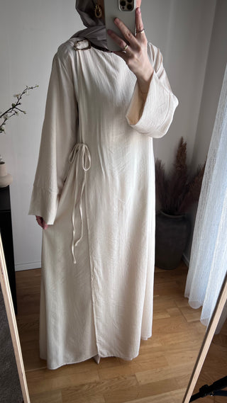 Fließendes Wickelkleid