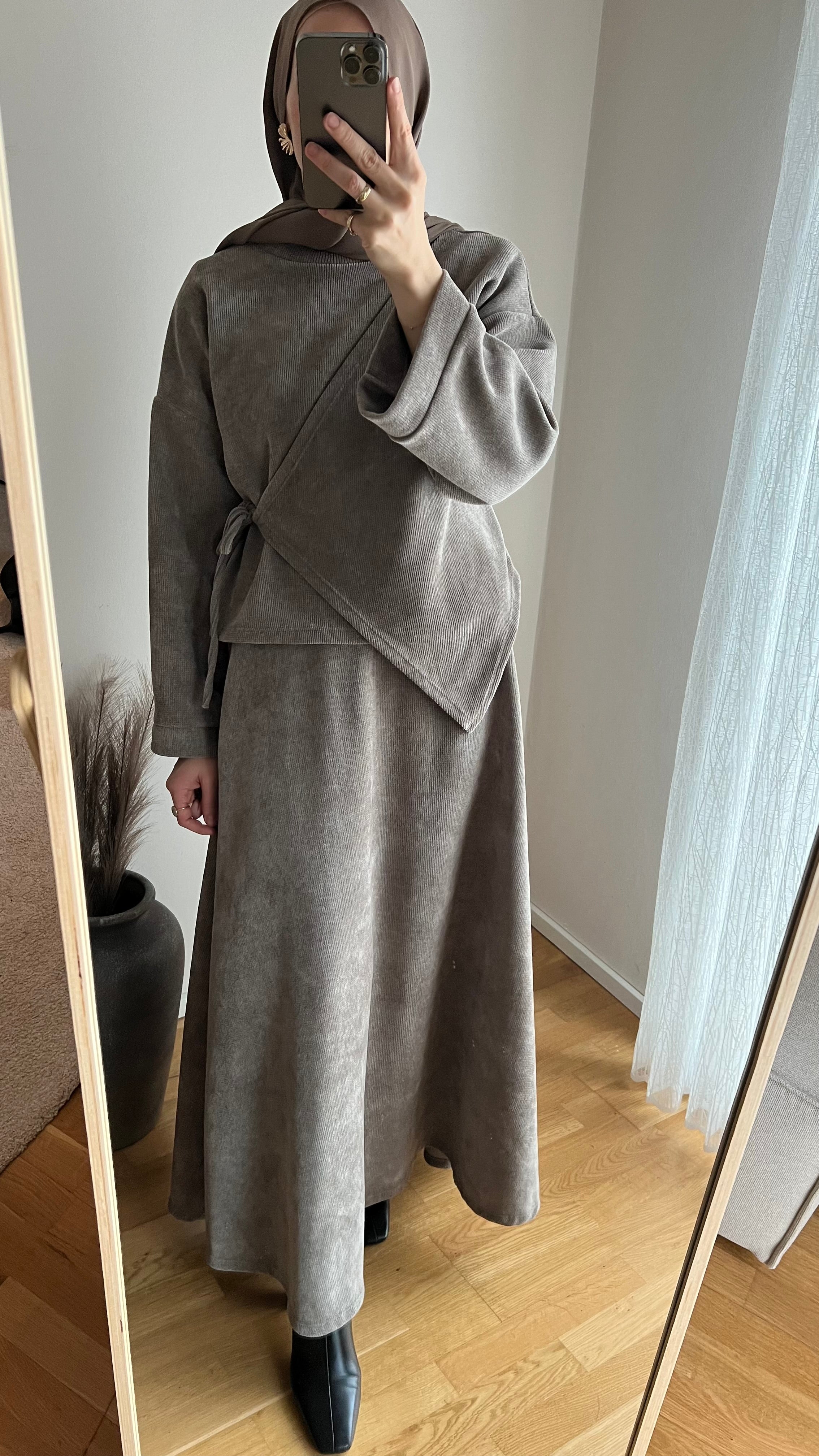 Cord Zweiteiler mit Rock