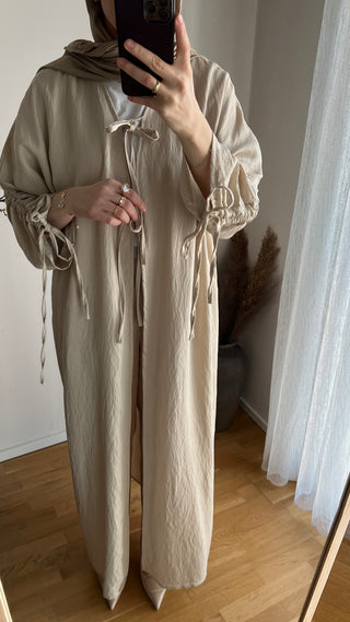 Layer Abaya mit Bindeschleife