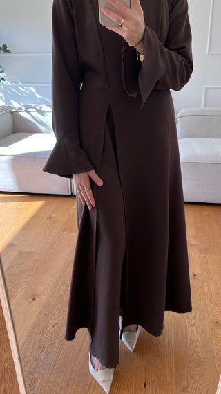 Eleganter Zweiteiler mit seitlichem Schlitz