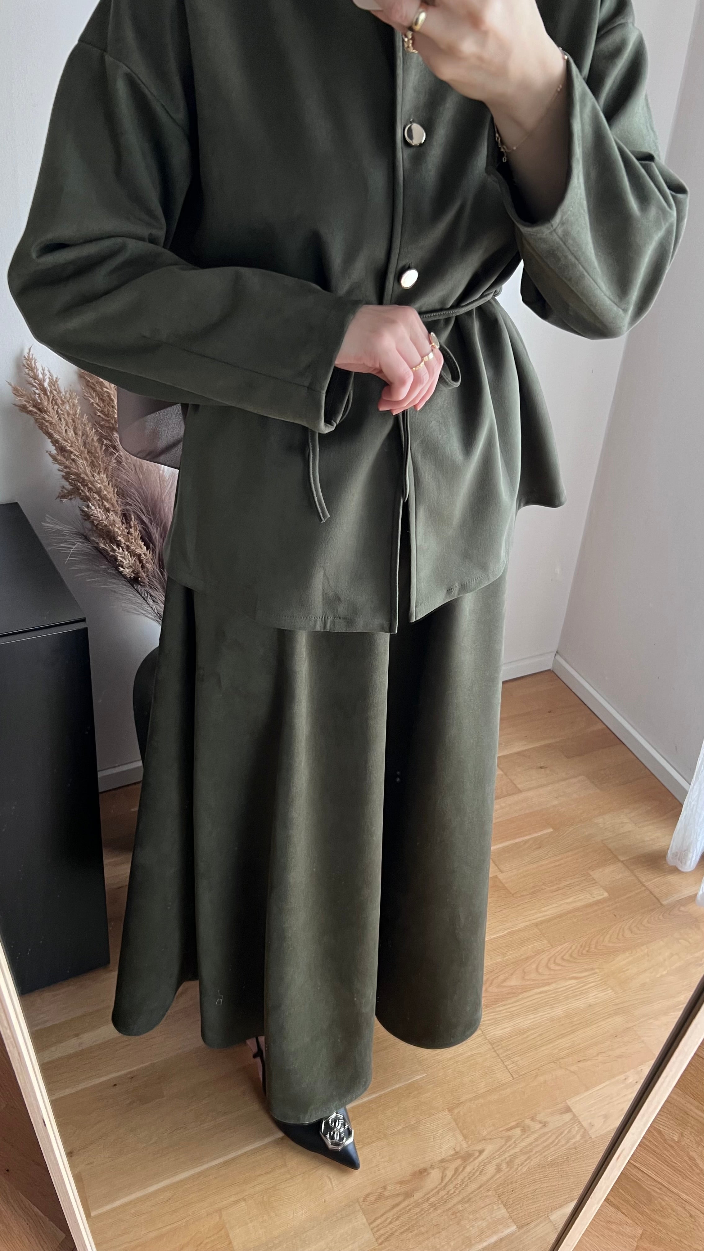 Zweiteiler in Wildlederoptik