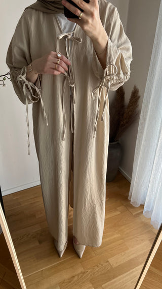 Layer Abaya mit Bindeschleife