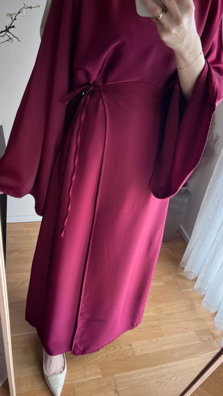 Wickelkleid aus Satin