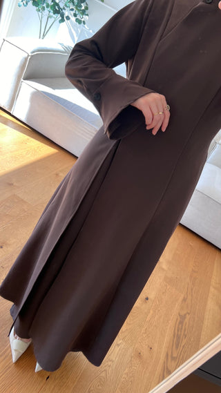 Eleganter Zweiteiler mit seitlichem Schlitz