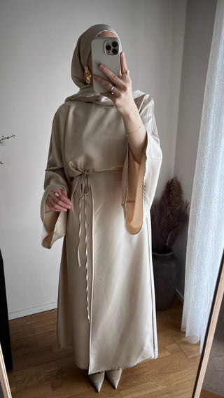 Wickelkleid aus Satin