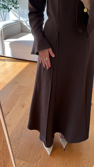 Eleganter Zweiteiler mit seitlichem Schlitz