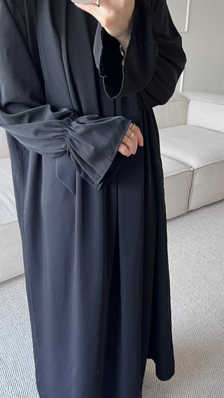 Maxikleid mit Volantärmeln