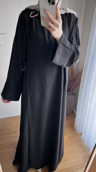 Fließendes Wickelkleid