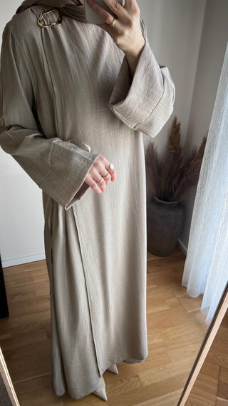 Fließendes Wickelkleid