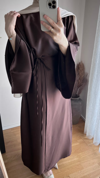 Wickelkleid aus Satin