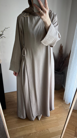 Fließendes Wickelkleid