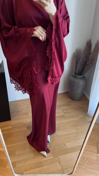 Zweiteiler mit Spitze