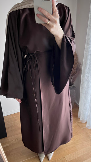 Wickelkleid aus Satin