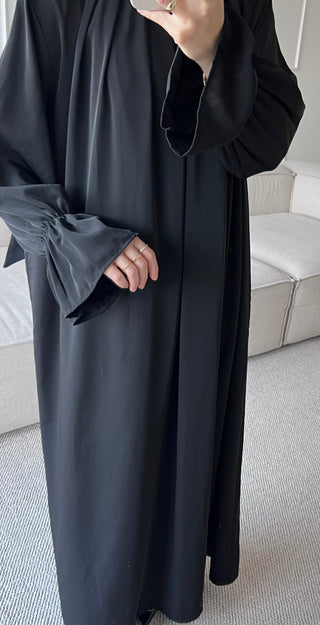Maxikleid mit Volantärmeln