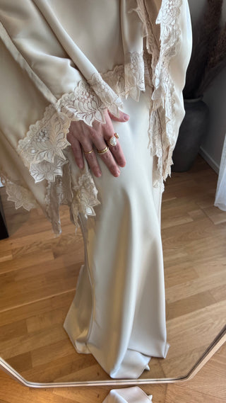 Zweiteiler mit Spitze