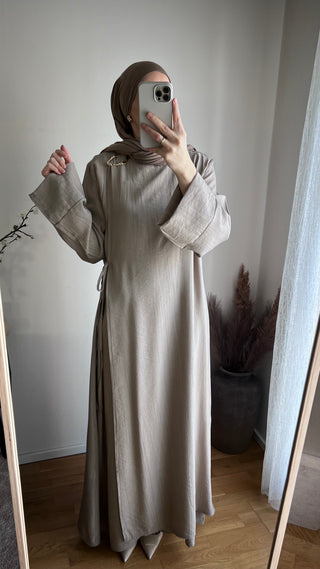 Fließendes Wickelkleid