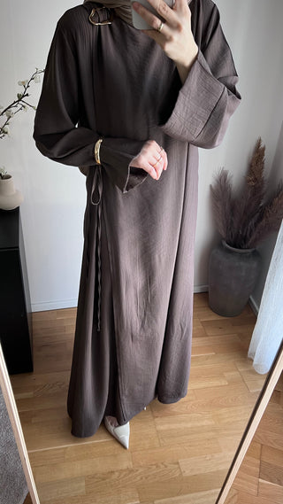 Fließendes Wickelkleid